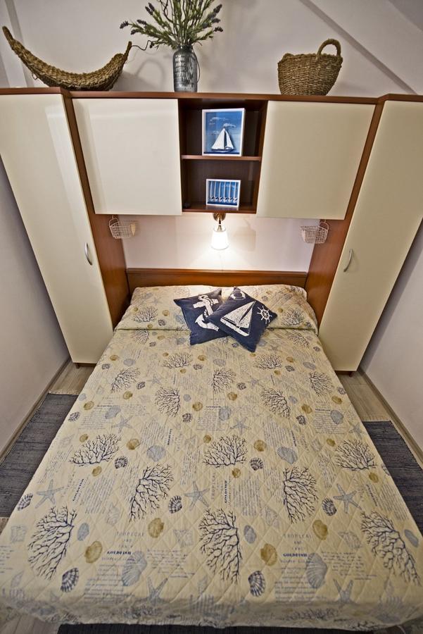 Holiday Home Listesi 1 Трогир Экстерьер фото