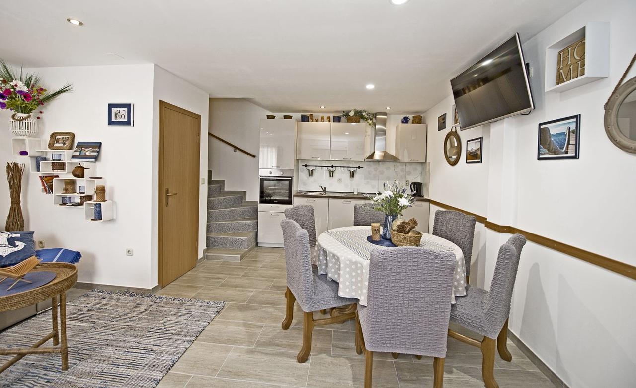 Holiday Home Listesi 1 Трогир Экстерьер фото